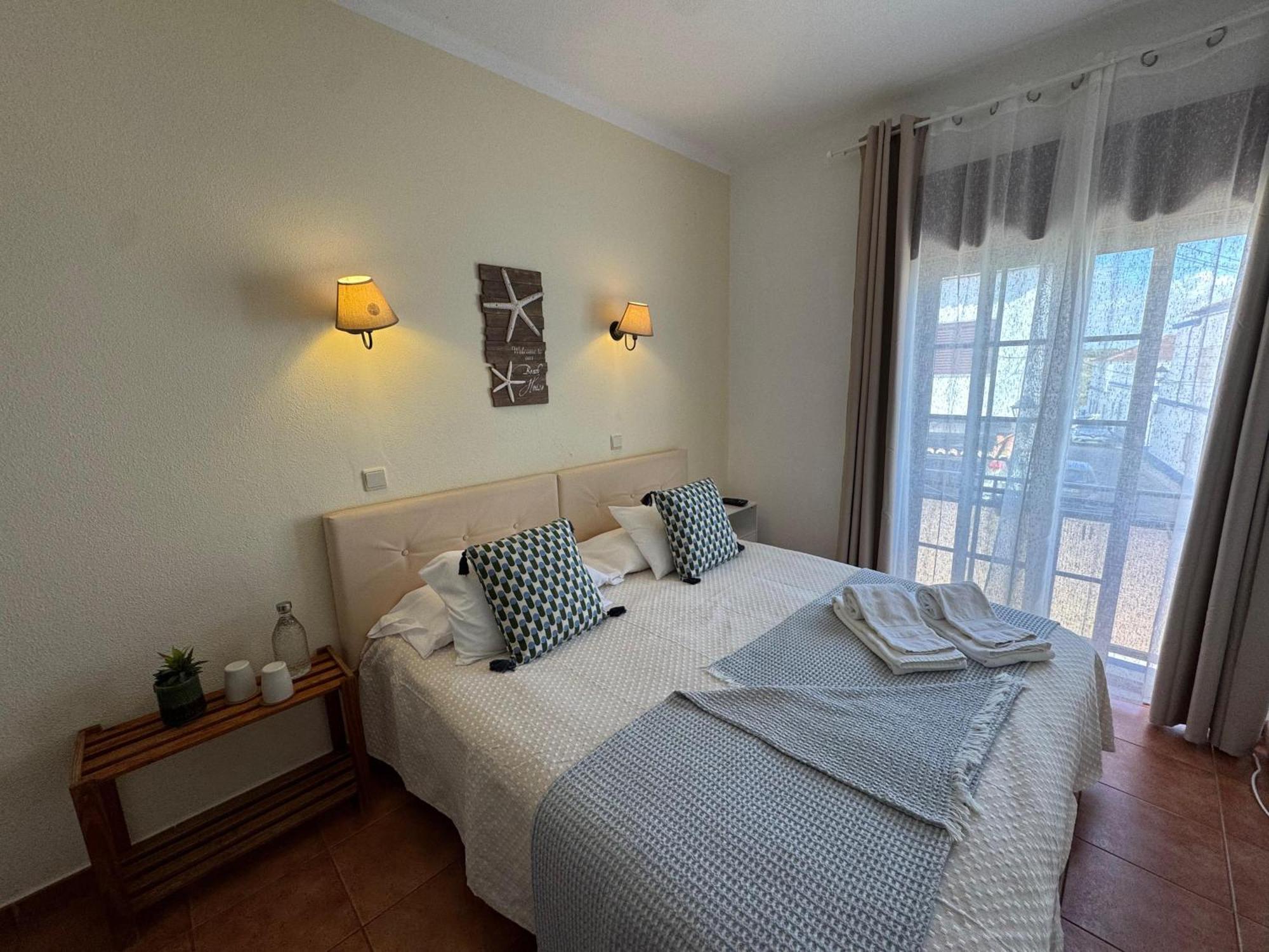 Quartos Abelha Porto Covo Exteriör bild